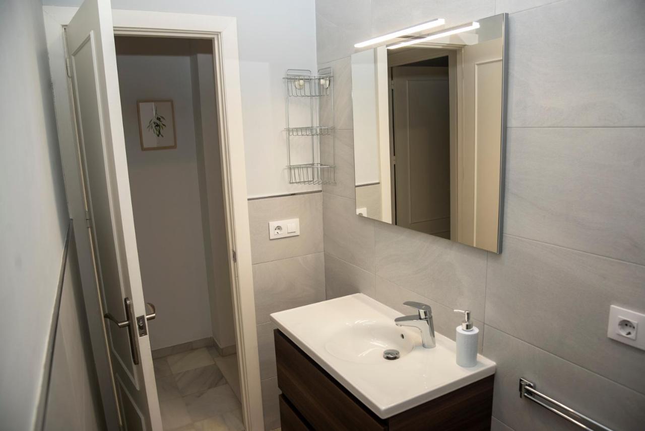 180 Home Precioso Apartamento Con Patio San Bernardo 4 Sevilla Exterior foto